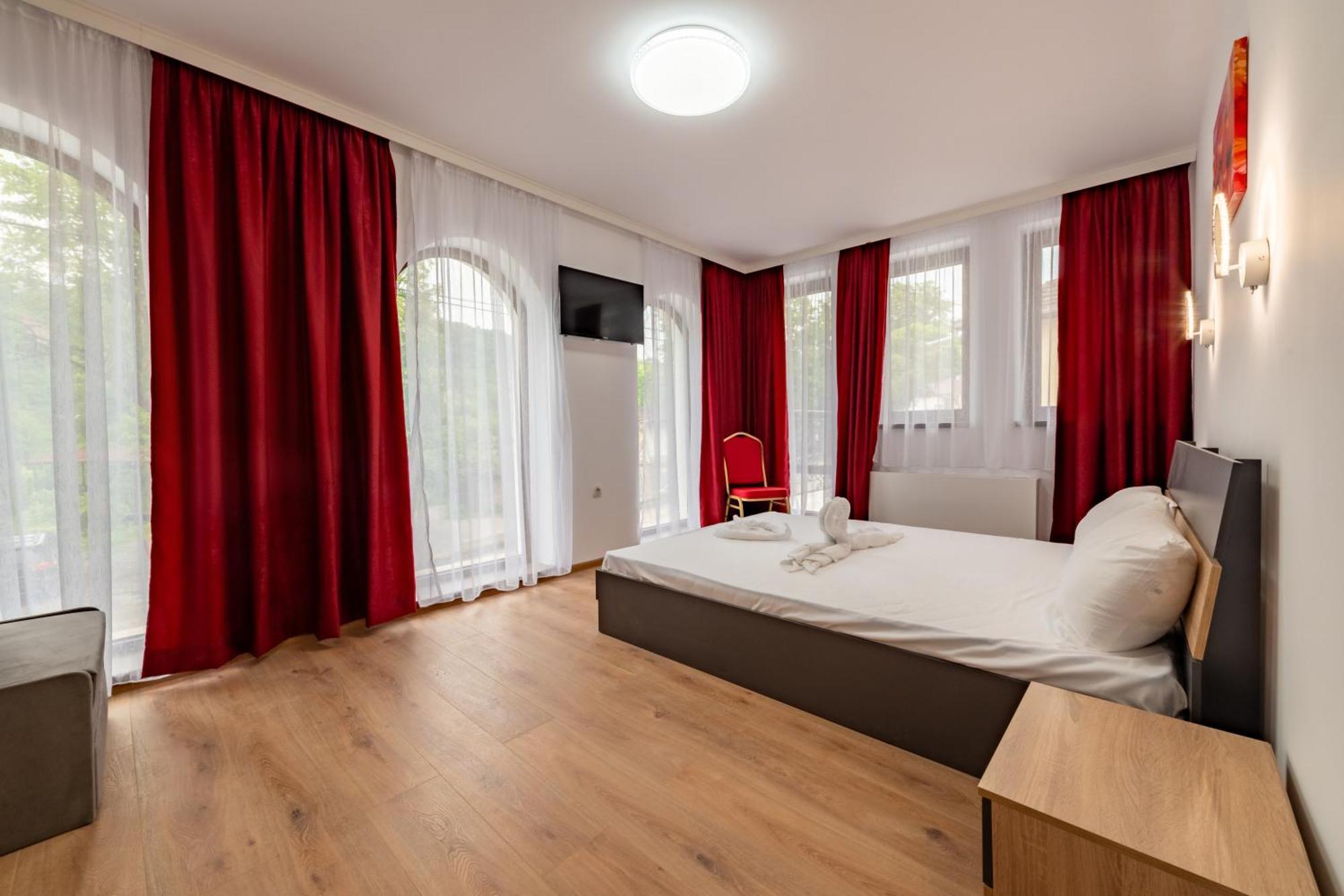 Ариа Hotel เวลีคอเทอร์โนโว ภายนอก รูปภาพ